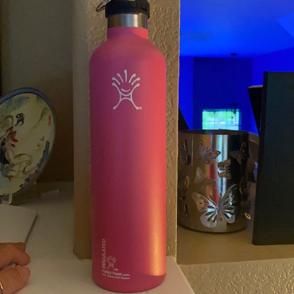 Hydro Flask. 24 oz in great condition!